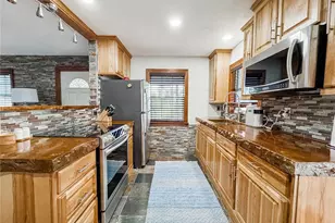2751 72nd Ave Dr E, Sarasota, FL 34243 - Photo 12