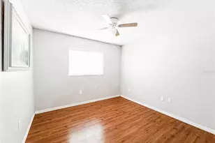2751 72nd Ave Dr E, Sarasota, FL 34243 - Photo 18