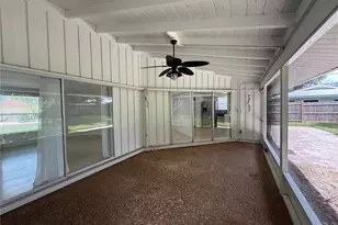 8735 Dunmore Dr, Sarasota, FL 34231 - Photo 20