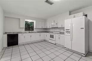 4749 David Ave, Sarasota, FL 34234 - Photo 4