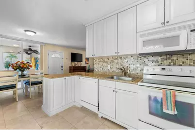 6451 Elmwood Avenue #H, Sarasota, FL 34231 - Photo 32