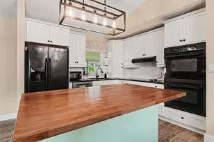 4333 Charing Cross Rd, Sarasota, FL 34241 - Photo 10