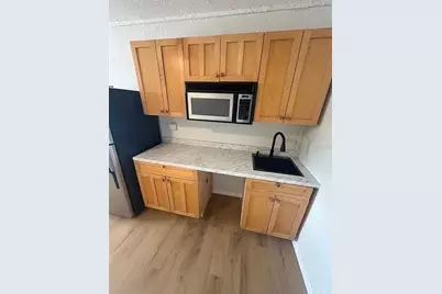 2405 10th Street W, Bradenton, FL 34205 - Photo 10