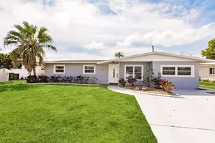 2801 23rd Ave W, Bradenton, FL 34205 - Photo 1