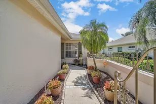 4238 Caddie Dr E, Bradenton, FL 34203 - Photo 2