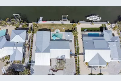 605 Concord Lane, Holmes Beach, FL 34217 - Photo 2