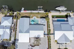 605 Concord Ln, Holmes Beach, FL 34217 - Photo 2