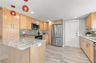 120 Whispering Sands Dr, Sarasota, FL 34242 - Photo 16
