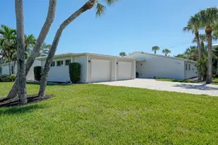 120 Whispering Sands Dr, Sarasota, FL 34242 - Photo 4