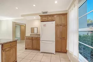 4380 Exeter Dr, Longboat Key, FL 34228 - Photo 14