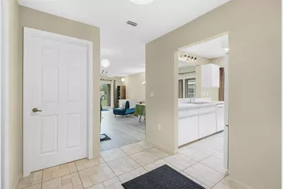 5610 Sheffield Greene Circle #6, Sarasota, FL 34235 - Photo 6