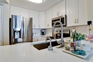 111 10th St S, Bradenton Beach, FL 34217 - Photo 12