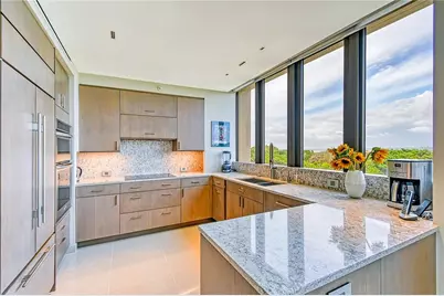 1211 Gulf Of Mexico Drive #302, Longboat Key, FL 34228 - Photo 16