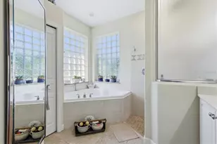1753 Kingsdown Dr, Sarasota, FL 34240 - Photo 20