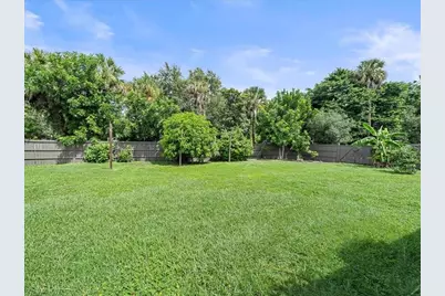 2499 Hillview Street, Sarasota, FL 34239 - Photo 4
