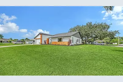 5744 Augusta Circle, Sarasota, FL 34238 - Photo 4