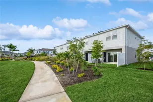 8521 Daybreak St, Sarasota, FL 34241 - Photo 2