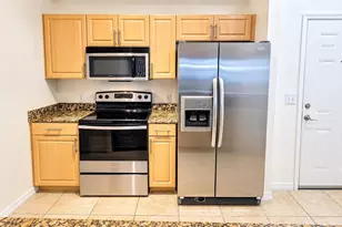 1064 N Tamiami Trl, Sarasota, FL 34236 - Photo 2