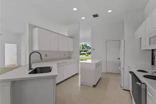 5121 Palm Aire Dr, Sarasota, FL 34243 - Photo 18