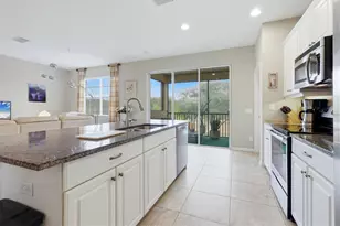 8115 Miramar Way, Lakewood Ranch, FL 34202 - Photo 16
