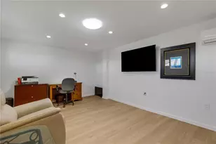 214 Hour Glass Way, Sarasota, FL 34242 - Photo 32