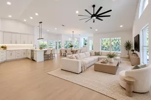 4190 Westbourne Cir, Sarasota, FL 34238 - Photo 10