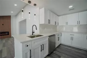 1797 Birch Dr, Venice, FL 34293 - Photo 10
