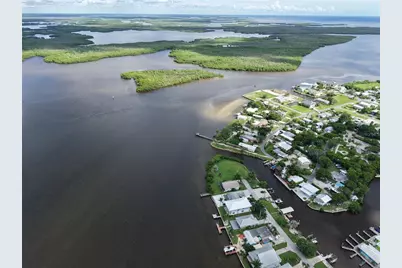 613 E Palm Avenue, Goodland, FL 34140 - Photo 14