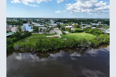 613 E Palm Avenue, Goodland, FL 34140 - Photo 8