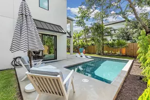 2425 Temple St, Sarasota, FL 34239 - Photo 14