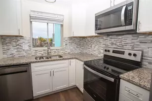 3710 Lake Bayshore Dr, Bradenton, FL 34205 - Photo 4