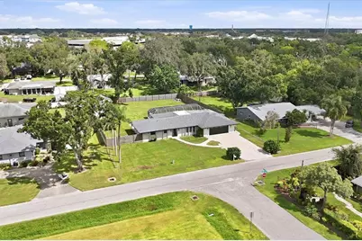 5605 Sawgrass Road, Sarasota, FL 34232 - Photo 4
