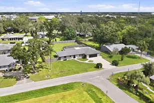 5605 Sawgrass Rd, Sarasota, FL 34232 - Photo 4