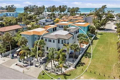 4006 5th Avenue, Holmes Beach, FL 34217 - Photo 2