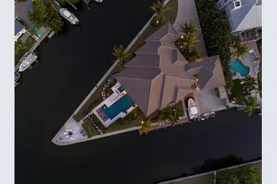 242 Oak Avenue, Anna Maria, FL 34216 - Photo 4