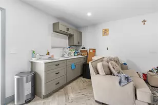 2660 57th St, Sarasota, FL 34243 - Photo 64