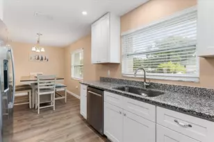 3452 Bay St, Sarasota, FL 34237 - Photo 14