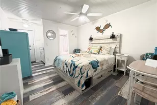 908 Villas Dr, Venice, FL 34285 - Photo 2