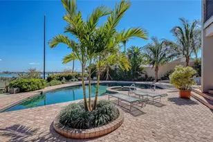 2116 Casey Key Rd, Nokomis, FL 34275 - Photo 10