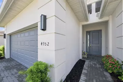4952 Fairhope Circle, Lakewood Ranch, FL 34211 - Photo 4