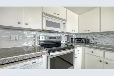 3808 Gulf Of Mexico Drive #E412, Longboat Key, FL 34228 - Photo 18