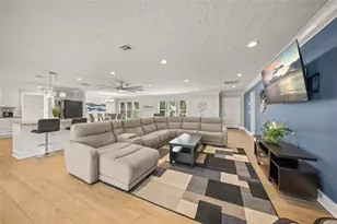 2130 E Leewynn Dr, Sarasota, FL 34240 - Photo 10