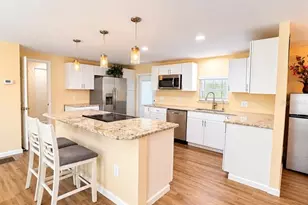 921 Faith Cir E, Bradenton, FL 34212 - Photo 6