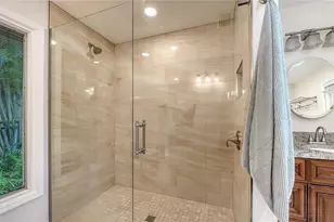 4887 Peregrine Point Cir E, Sarasota, FL 34231 - Photo 30