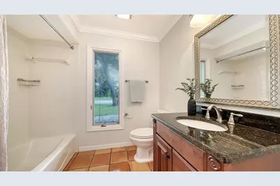 4887 Peregrine Point Circle E, Sarasota, FL 34231 - Photo 32