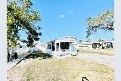 3275 26th Avenue E #107, Bradenton, FL 34208 - Photo 2