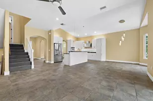 182 Island Cir, Sarasota, FL 34242 - Photo 10