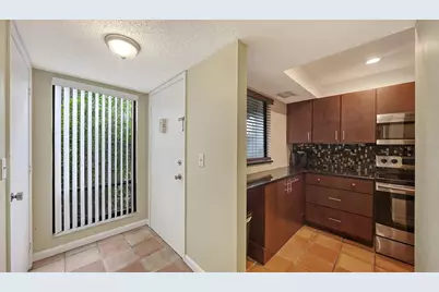 1708 Glenhouse Drive #314, Sarasota, FL 34231 - Photo 2