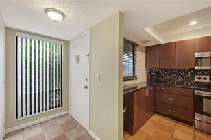 1708 Glenhouse Dr, Sarasota, FL 34231 - Photo 2