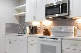 2545 Browning St, Sarasota, FL 34237 - Photo 2